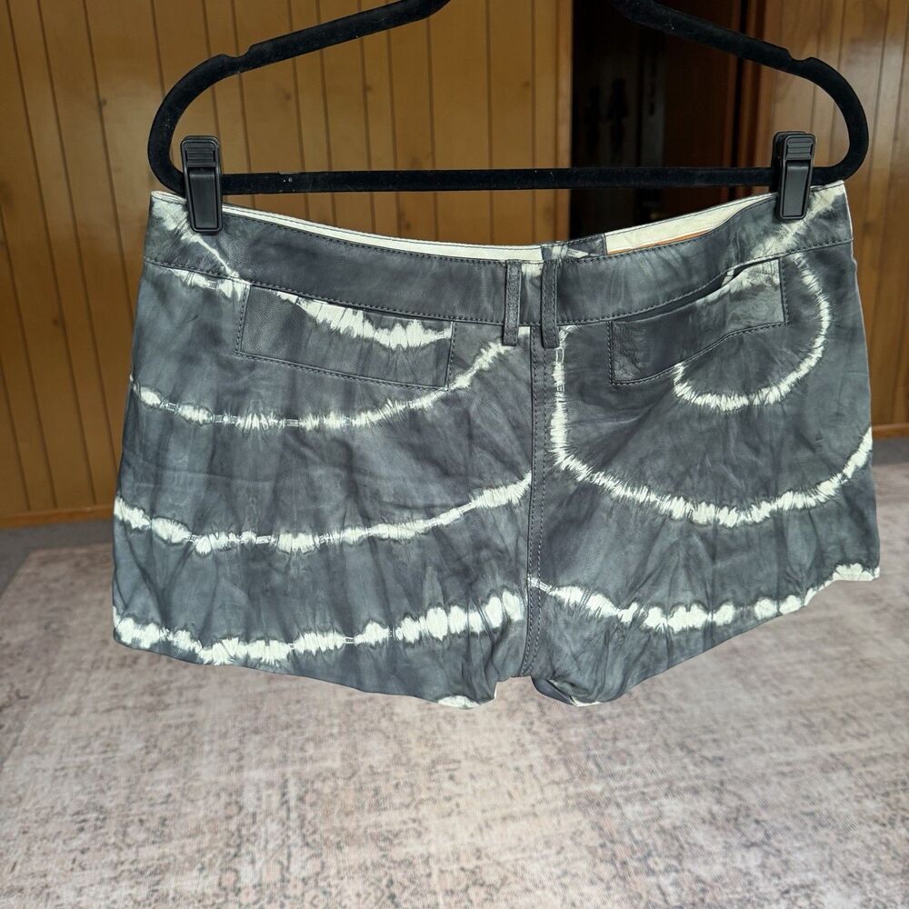 Tory Burch Shorts Size 12 Leather Tie Dye Justine Grey White Lined Women - Picture 7 of 16